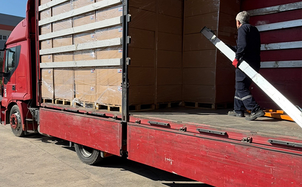 loading photo 2 — pallet rows